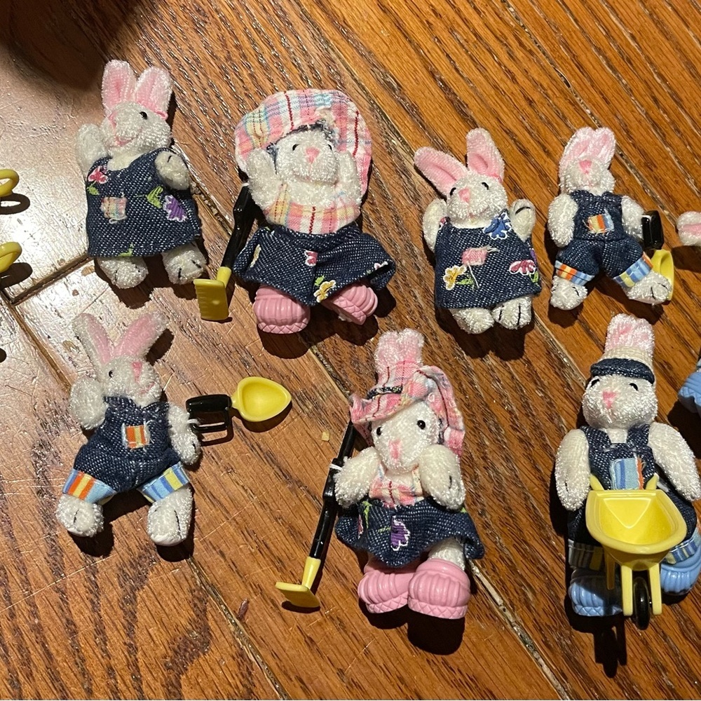 Mattel Furryville FV Heart Miniature Plush Animals & Garden Tools